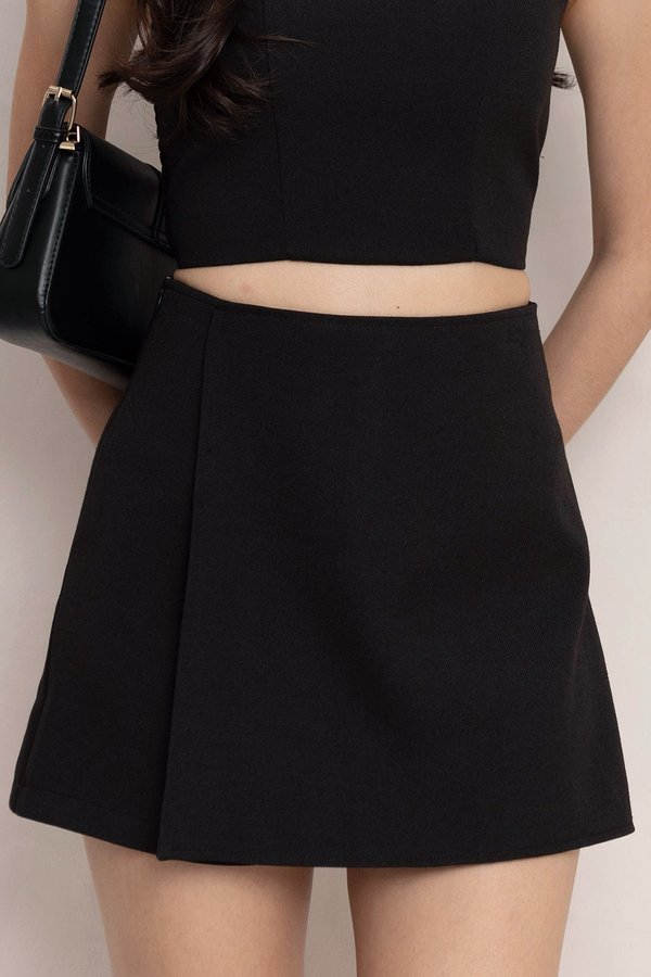 Amira Skorts Black