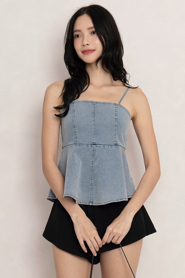 Emberly Denim Top Mid Wash