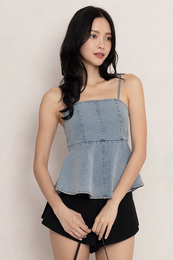 Emberly Denim Top Mid Wash