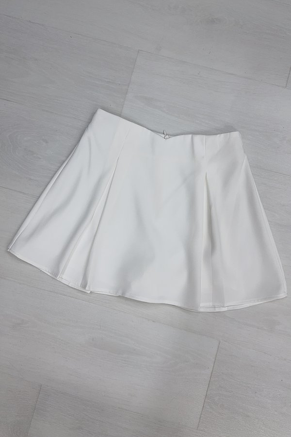 Jean Skorts White