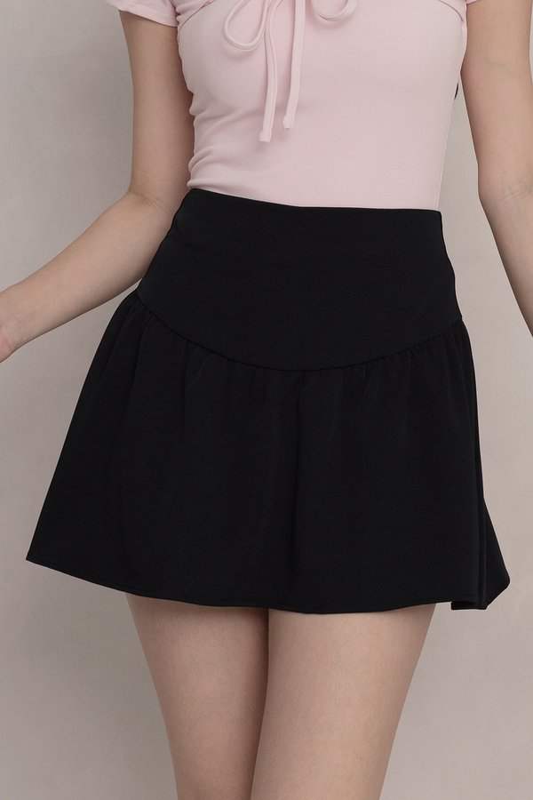 Yuri Skorts Black