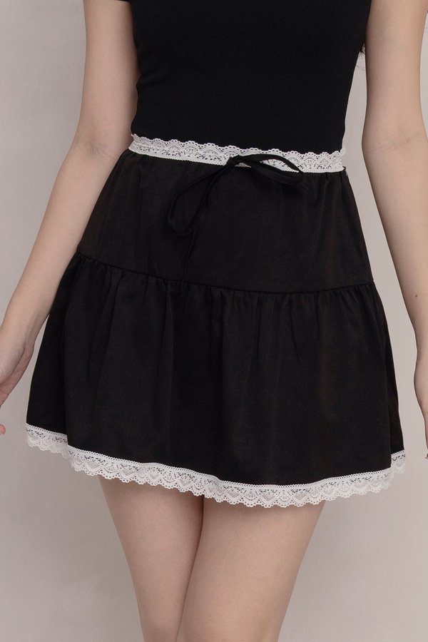 Sylvie Lace Trim Skorts Black