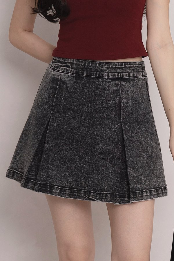 Carina Denim Skorts Black Acid