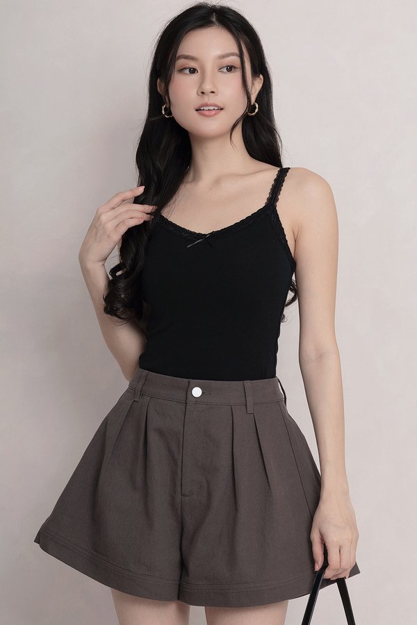 Kinsley Padded Top Black *PLUSH*