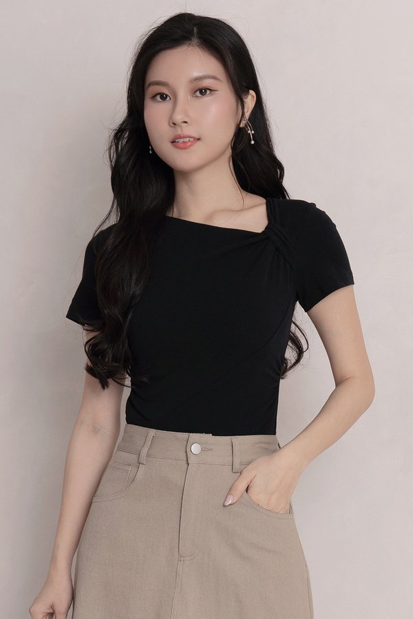 Raisa Padded Top Black *PLUSH*