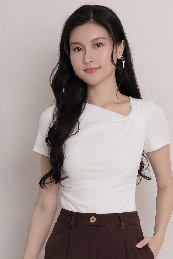 Raisa Padded Top White *PLUSH*