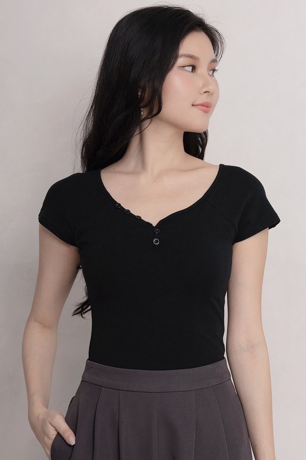 Manita Padded Top Black *PLUSH*