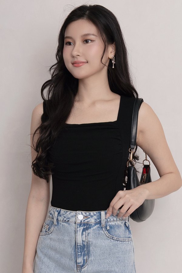 Aurelia Padded Top Black *PLUSH*