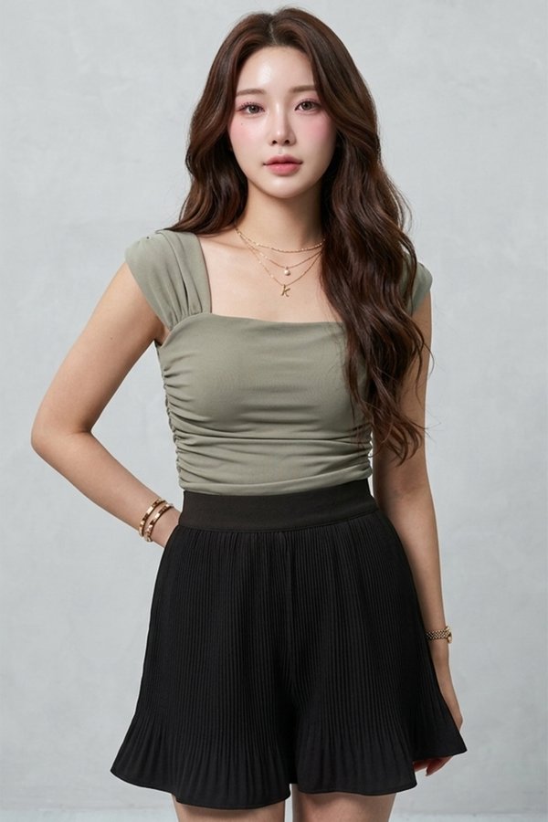 Lyrica Pleated Shorts Dark Brown