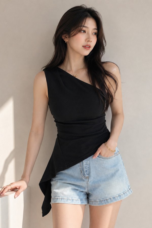 Arabella Padded Top Black *PLUSH*