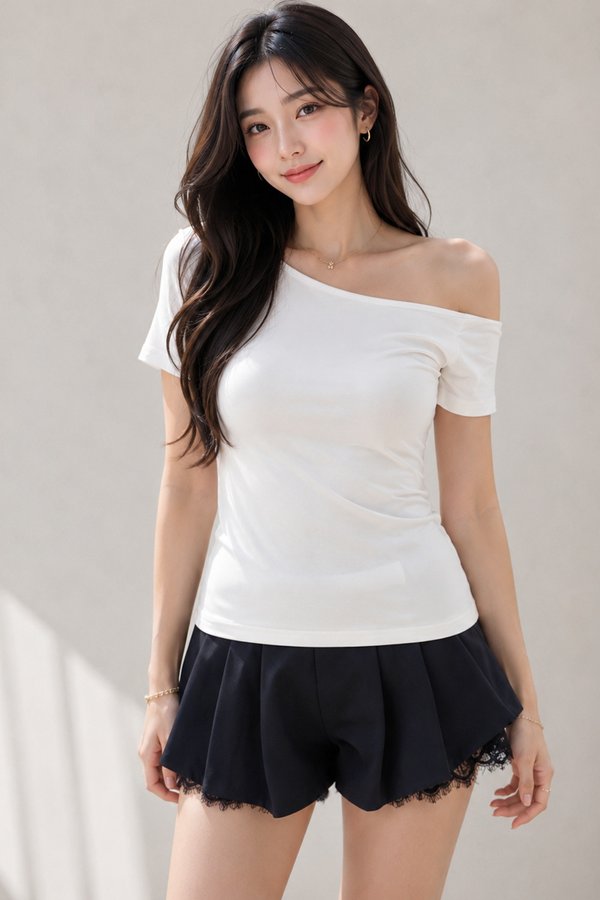 Vita Padded Top White *MM*