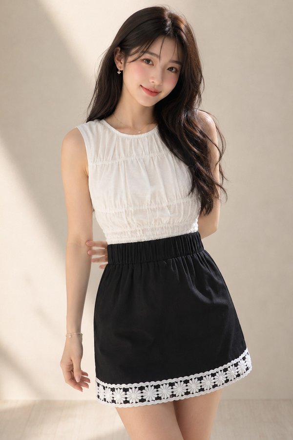 Maddie Crochet Linen Skorts Black
