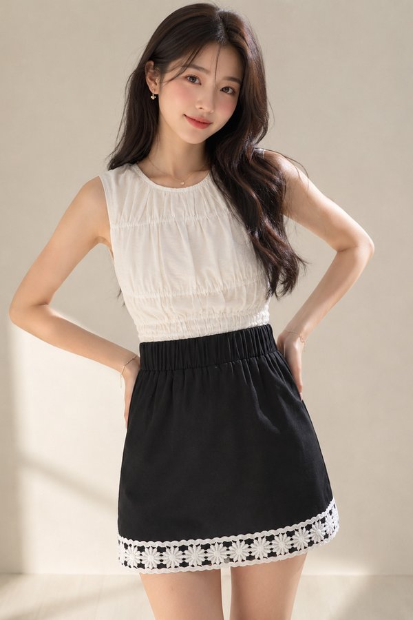 Maddie Crochet Linen Skorts Black