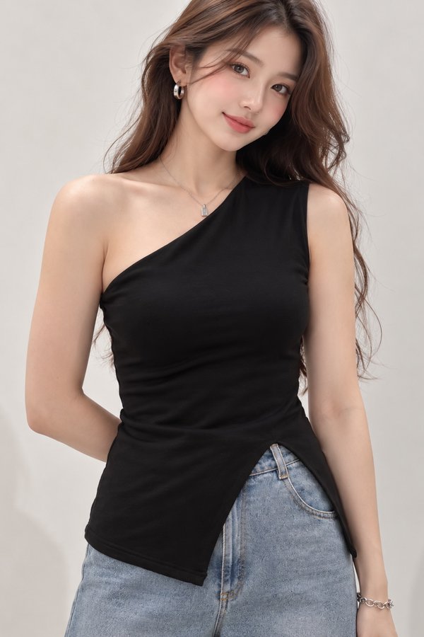 Elora Padded Top Black *PLUSH*