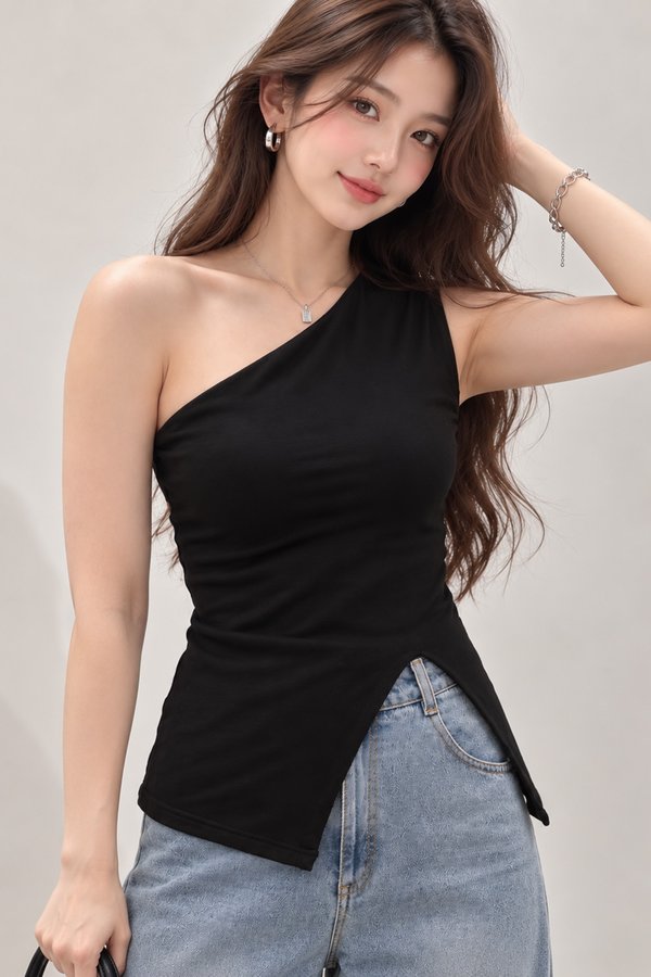 Elora Padded Top Black *PLUSH*