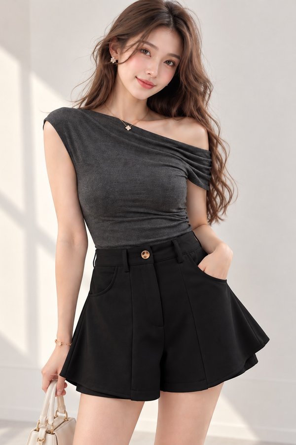 Debbie Shorts Black